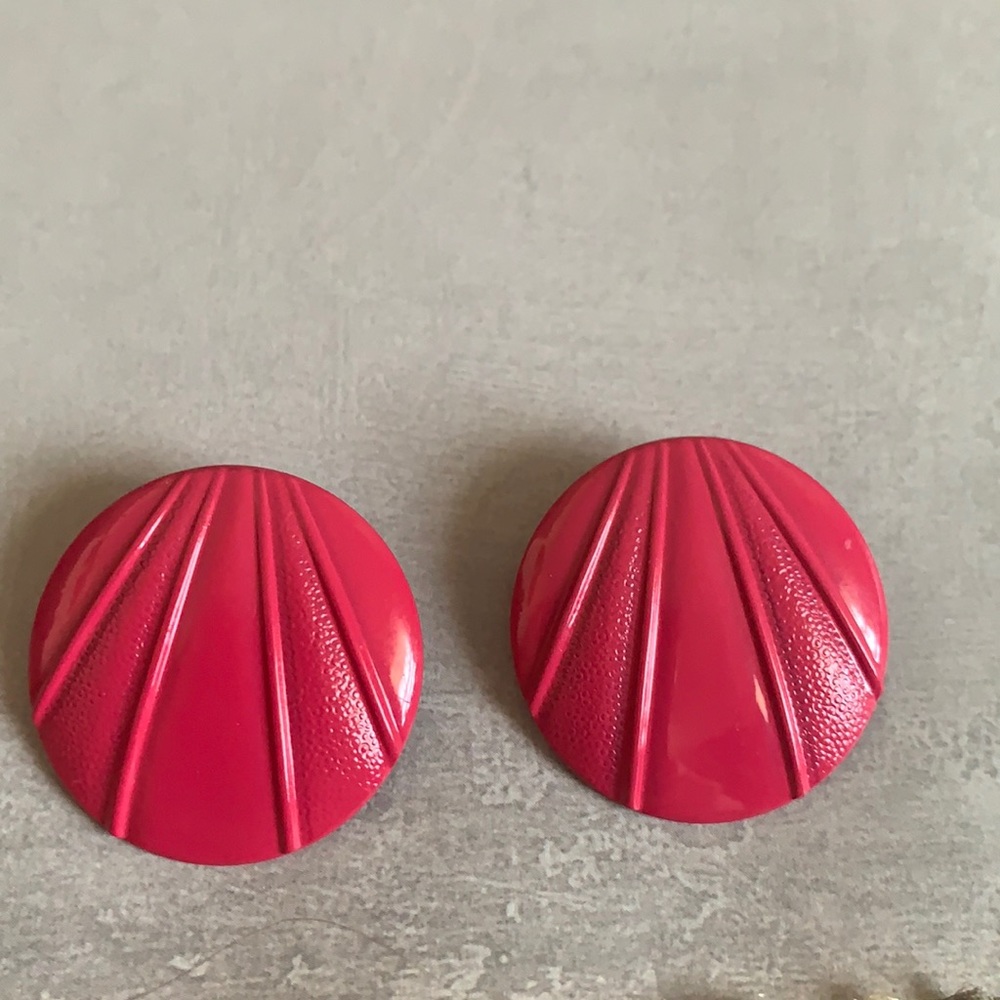Hot pink circle earrings
